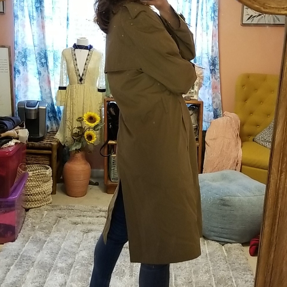 Classic London Fog Trench Coat - Picture 4 of 8